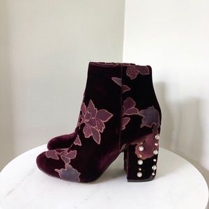 Steve Madden Noel Velvet Floral Printed Block Heel Burgundy Ankle Booties